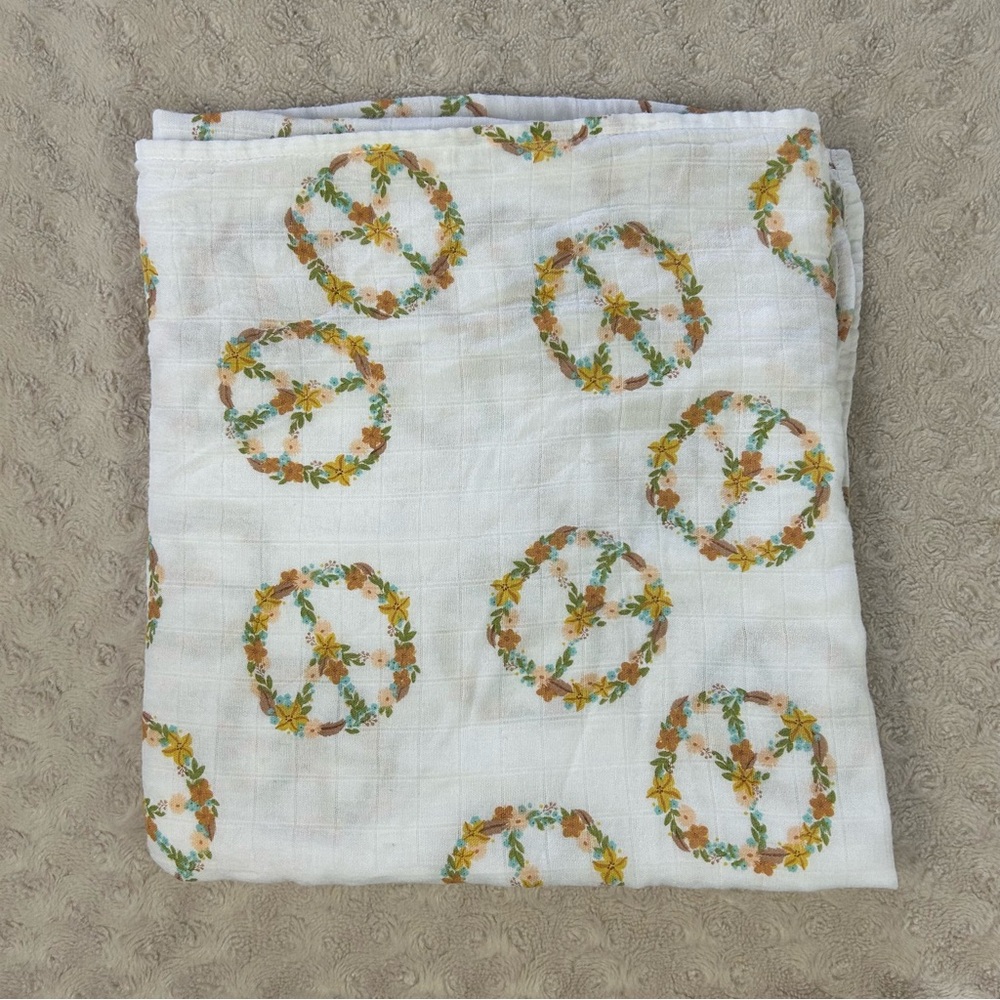 Angel Dear Flower Peace Sign Baby Swaddle Blanket Floral White Yellow Blue